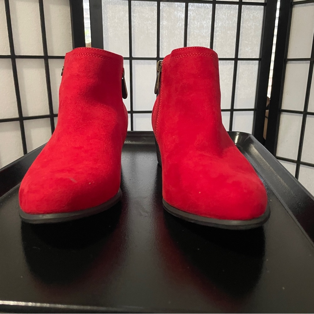 Daisy Fuentes Bold Red Ankle Booties